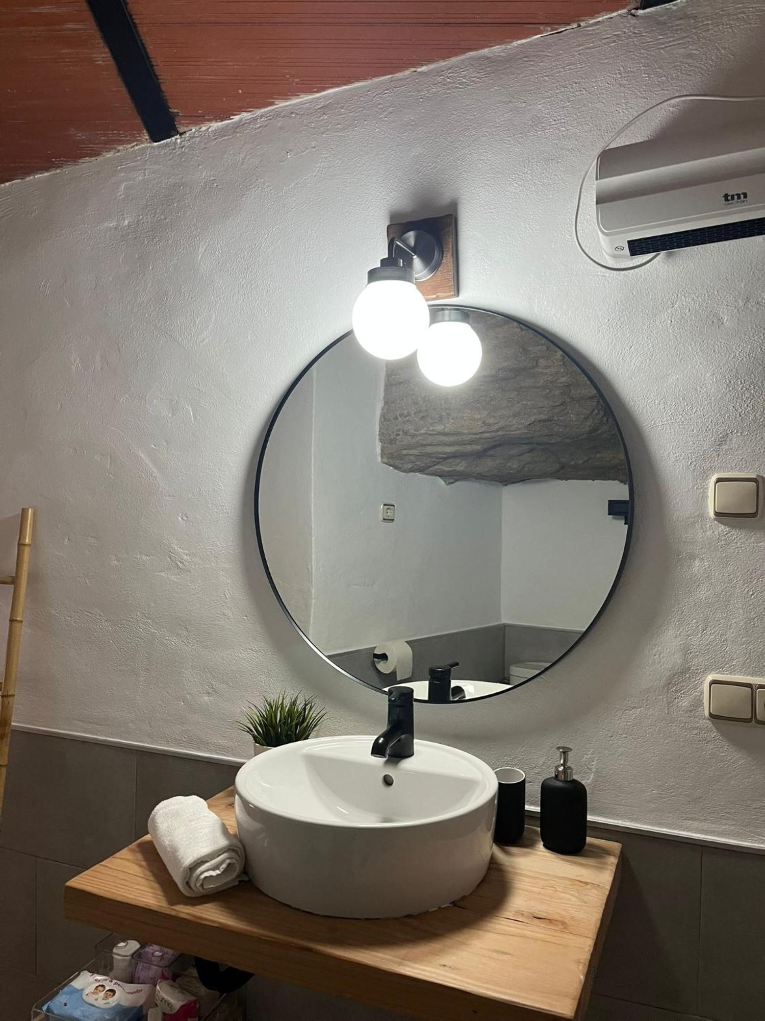 Casa Isabel Apartment Setenil De Las Bodegas Bagian luar foto